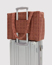 Load image into Gallery viewer, baggu - small cloud carry-on bag - tan houndstooth - prebook arriving mid july