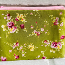 Load image into Gallery viewer, zip pouch - antique rose - olive
