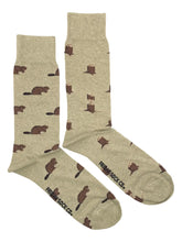 Load image into Gallery viewer, men&#39;s socks - beaver &amp; log
