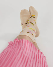 Load image into Gallery viewer, baggu - crew socks - tapestry floral
