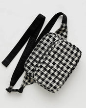 Load image into Gallery viewer, baggu fanny pack - black &amp; white gingham
