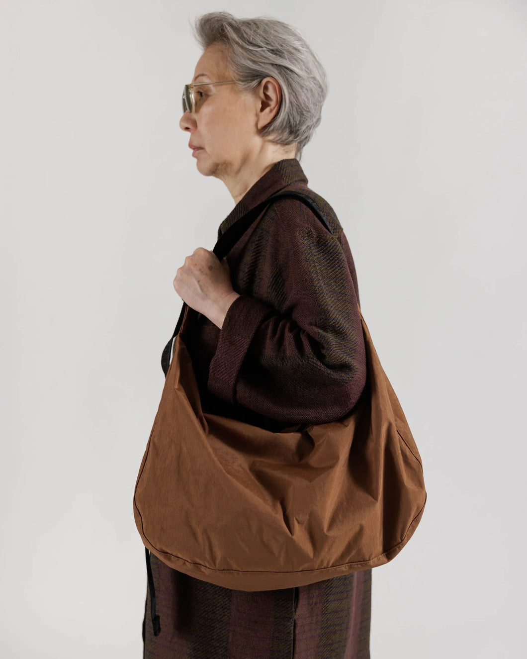 baggu - large nylon crescent bag - brown