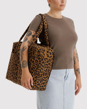 Load image into Gallery viewer, baggu - carry-on cloud - leopard - COMING SOON