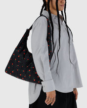 画像をギャラリービューアに読み込む, baggu - large nylon shoulder bag - painted wildflower - special order
