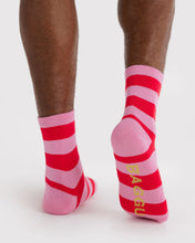 Load image into Gallery viewer, baggu - crew socks - pink stripe