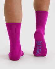 Load image into Gallery viewer, baggu - ribbed socks - deep fuchsia