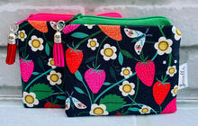 Load image into Gallery viewer, zip pouch - strawberries
