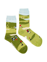 Load image into Gallery viewer, women&#39;s socks - golf scene

