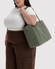 画像をギャラリービューアに読み込む, baggu - small cloud carry-on bag - caper - prebook arriving mid july
