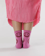 Load image into Gallery viewer, baggu - crew socks - extra pink happy
