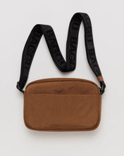 Load image into Gallery viewer, baggu - camera crossbody - brown - last one
