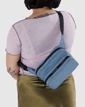 Load image into Gallery viewer, baggu fanny pack - digital denim
