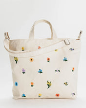 Load image into Gallery viewer, baggu - horizontal  zip duck bag  - embroidered ditsy floral - last one
