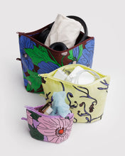Load image into Gallery viewer, baggu - go pouch set - poppy mix - prebook arriving late oct/early nov
