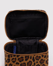 画像をギャラリービューアに読み込む, baggu - large cosmetic case - leopard
