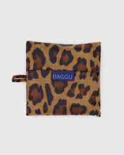 画像をギャラリービューアに読み込む, baggu -  leopard - standard size - prebook due to arrive late october
