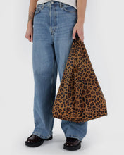 画像をギャラリービューアに読み込む, baggu -  leopard - standard size - prebook due to arrive late october
