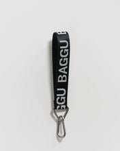 Load image into Gallery viewer, baggu - logo keychain - black &amp; white
