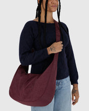 Load image into Gallery viewer, baggu - large nylon crescent bag with key leash - mahogany - prebook arriving mid nov
