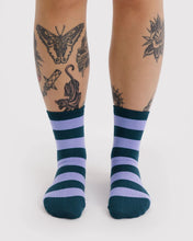 Load image into Gallery viewer, baggu - crew socks - malachite stripe
