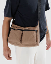 Load image into Gallery viewer, baggu - medium crossbody cargo - cocoa
