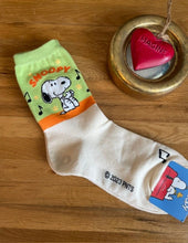 Load image into Gallery viewer, snoopy  &amp; music  classic crew socks
