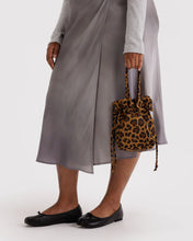 Load image into Gallery viewer, baggu - nylon drawstring bag - leopard - prebook arriving early nov
