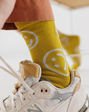 Load image into Gallery viewer, baggu - crew socks - ochre happy

