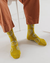 Load image into Gallery viewer, baggu - crew socks - ochre happy
