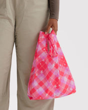 Load image into Gallery viewer, baggu - pink star plaid - baby size - prebook arriving late oct/early nov
