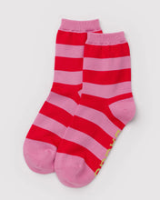 Load image into Gallery viewer, baggu - crew socks - pink stripe
