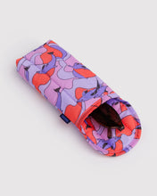 Load image into Gallery viewer, baggu - puffy eyeglasses sleeve - dolphins
