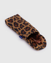 Load image into Gallery viewer, baggu - puffy eyeglasses sleeve -  leopard - prebook for late oct/early nov arrival
