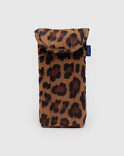 Load image into Gallery viewer, baggu - puffy eyeglasses sleeve -  leopard - prebook for late oct/early nov arrival
