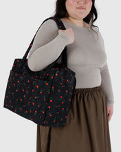 Load image into Gallery viewer, baggu - small cloud carry-on bag - wildflower - prebook arriving late oct/early nov
