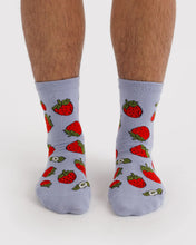 Load image into Gallery viewer, baggu - crew socks - strawberry blossom
