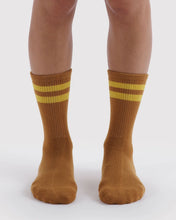 Load image into Gallery viewer, baggu - ribbed socks - toffee stripe
