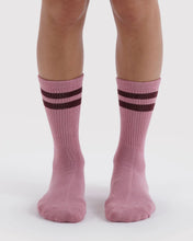 Load image into Gallery viewer, baggu - ribbed socks - wild plum stripe
