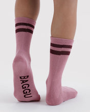 Load image into Gallery viewer, baggu - ribbed socks - wild plum stripe
