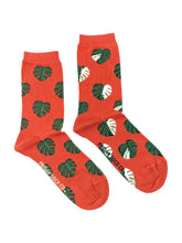 Load image into Gallery viewer, women&#39;s socks - monstera
