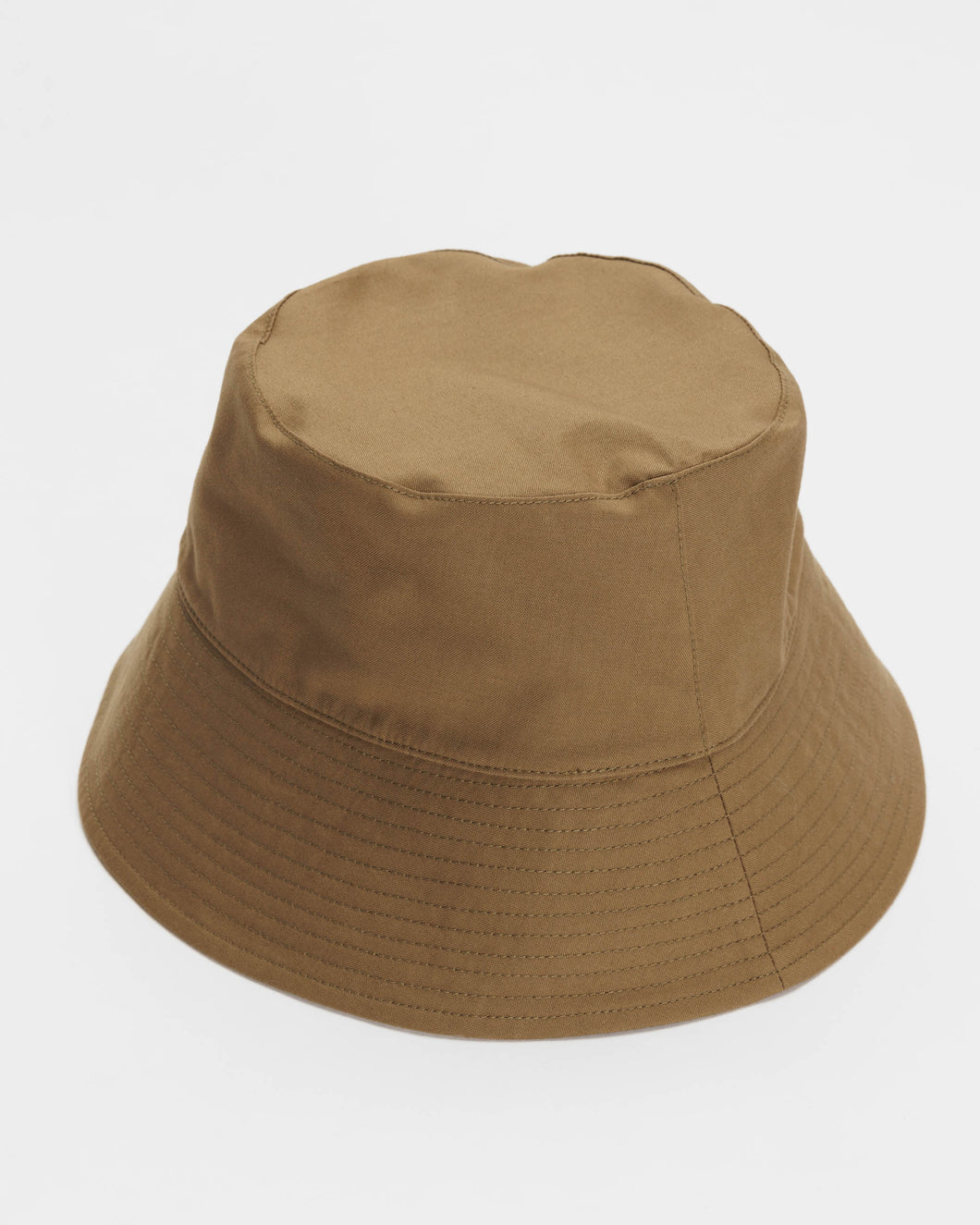 a baggu bucket hat in tamarind colour