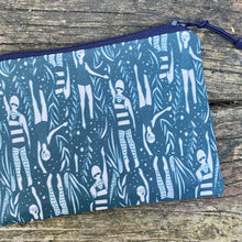 Load image into Gallery viewer, zip pouch  - swimmers - dark navy
