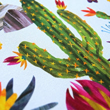 画像をギャラリービューアに読み込む, a close up of a cactus plant depicted on a kitchen or tea towel
